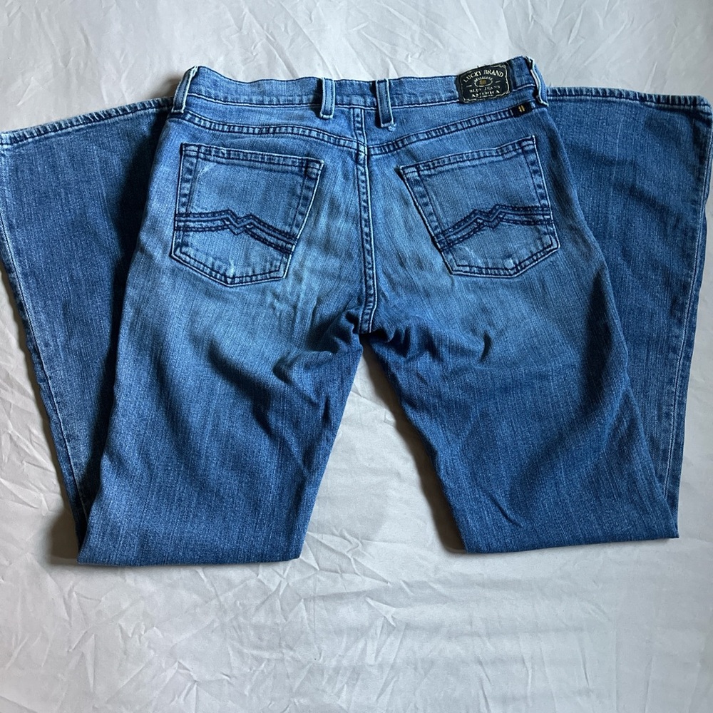 Lucky Brand women’s Bootcut Blue Jeans